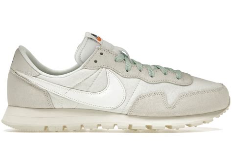 Buy Air Pegasus 83 Premium 'Vintage Sail' .